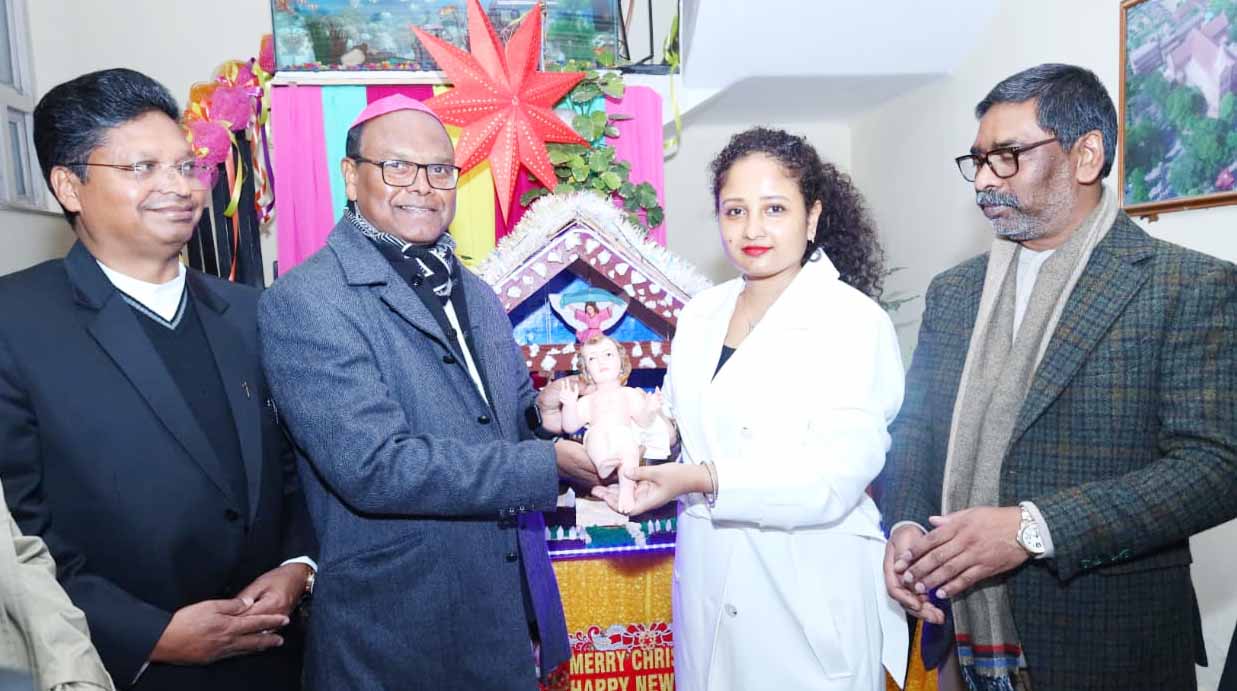 सीएम हेमंत क्रिसमस आगमन महोत्सव में हुए शामिल
