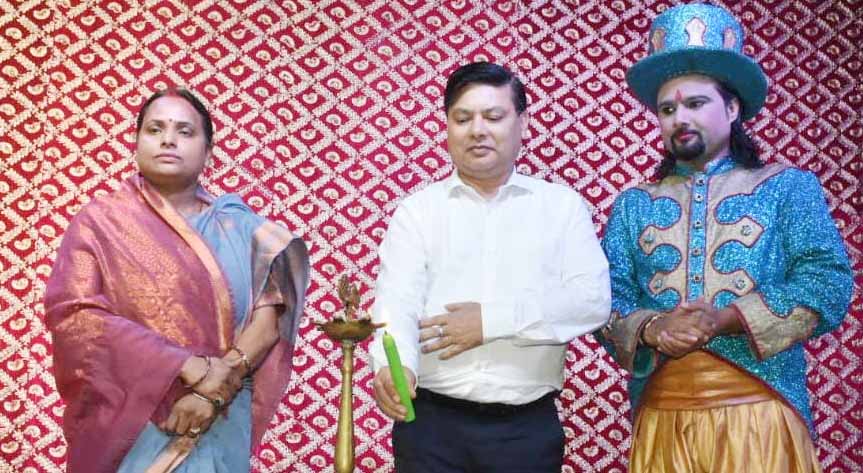 धनबाद टाउन हॉल में जादूगर सिकंदर का भव्य शो, दर्शक हुए मंत्रमुग्ध