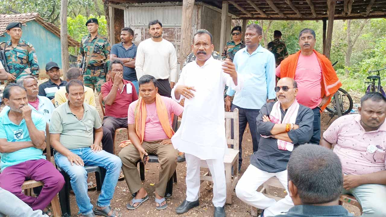 जादूगोड़ा: पूर्व मुख्यमंत्री मधु कोड़ा ने किया भाजपा कार्यालय का उद्घाटन