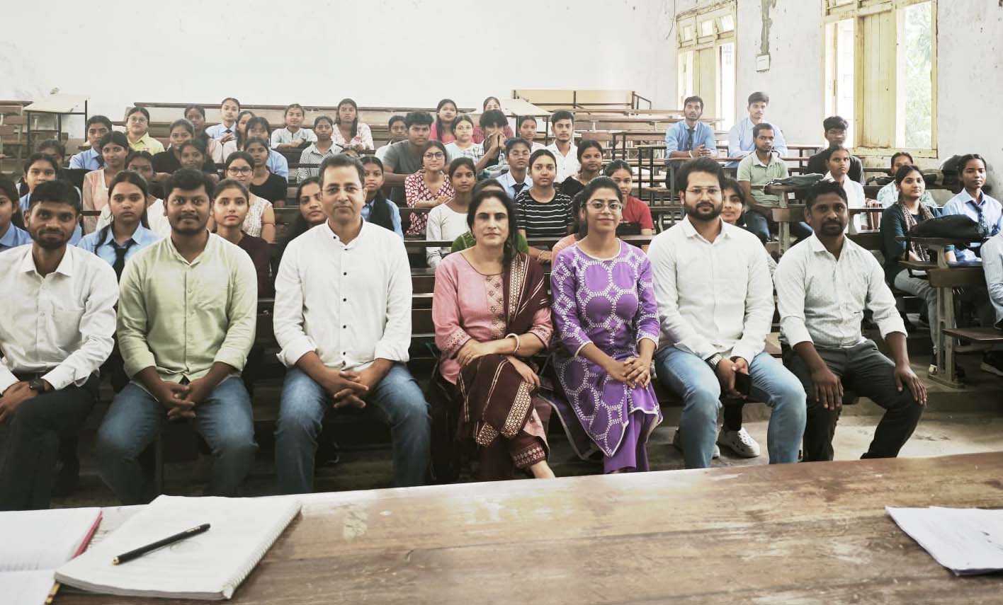 DSPMU में स्नातकोत्तर विद्यार्थियों का परिचयात्मक कक्षा का आयोजन