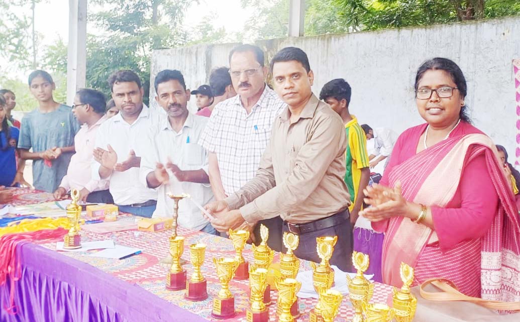 रामगढ़ : शिक्षा के साथ बच्चों के लिए खेलकूद भी जरूरी : सीडी सिंह