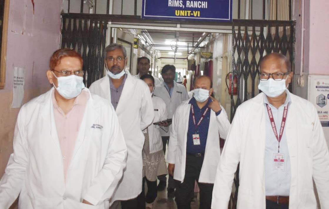 रिम्स निदेशक ने बर्न यूनिट में सुधार के दिए कई निर्देश