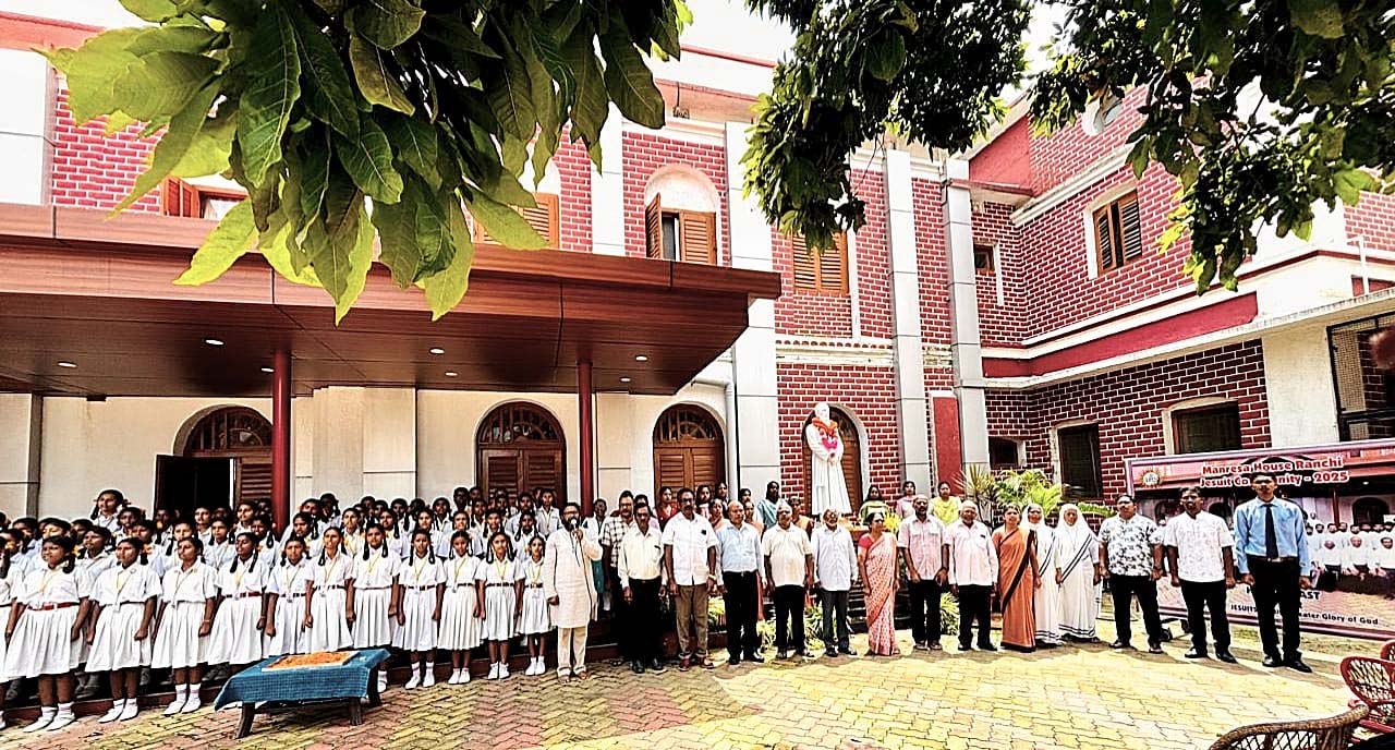 डॉ कामिल बुल्के की जयंती हर्षोल्लास से मनाई गई