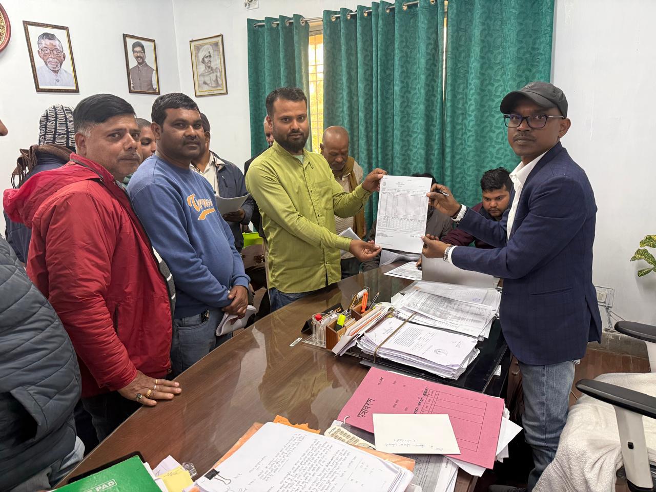 रांची: हर मंगलवार लग रहे जनता दरबार में हो रहा समस्याओं का समाधान