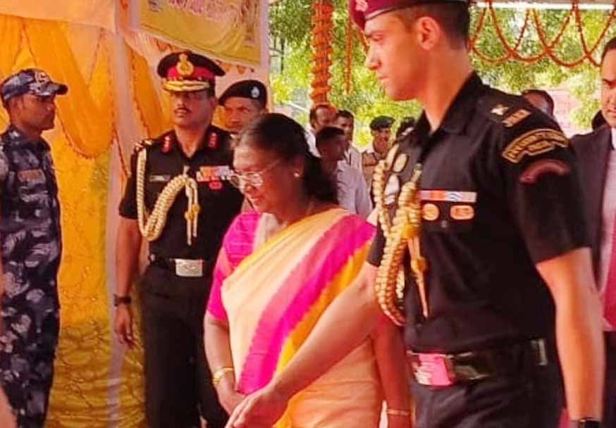 गयाजी : राष्ट्रपति ने विष्णुपद मंदिर में किया पिंडदान