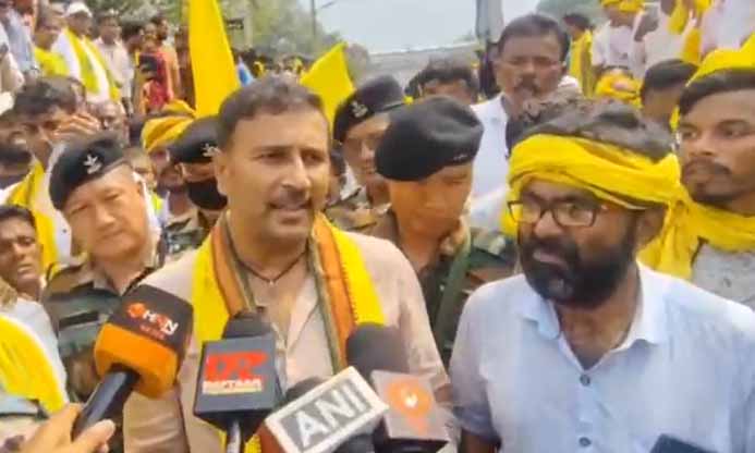 झारखंड में कुड़मी समाज का आंदोलन: रेलवे ट्रैक जाम, 69 ट्रेनें प्रभावित, यात्री हलकान