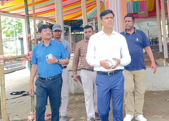 दुर्गा पूजा को लेकर निगम की बड़ी तैयारी, प्रशासक ने बैठक व पंडालों का निरीक्षण किया