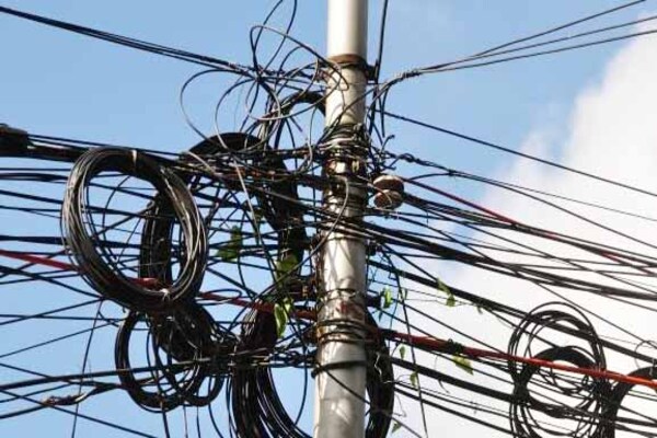 रांची: बिना अनुमति लगे केबल तार हटाए जाएंगे, एजेंसियों को 7 दिन का अल्टीमेटम