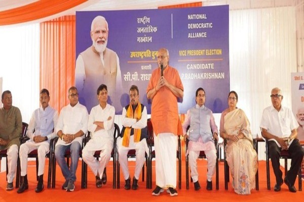 झारखंड के NDA सांसदों ने उपराष्ट्रपति उम्मीदवार सीपी राधाकृष्णन का किया सम्मान