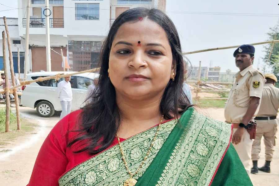 बिहार : आरजेडी को झटका, श्वेता सुमन का नामांकन रद्द