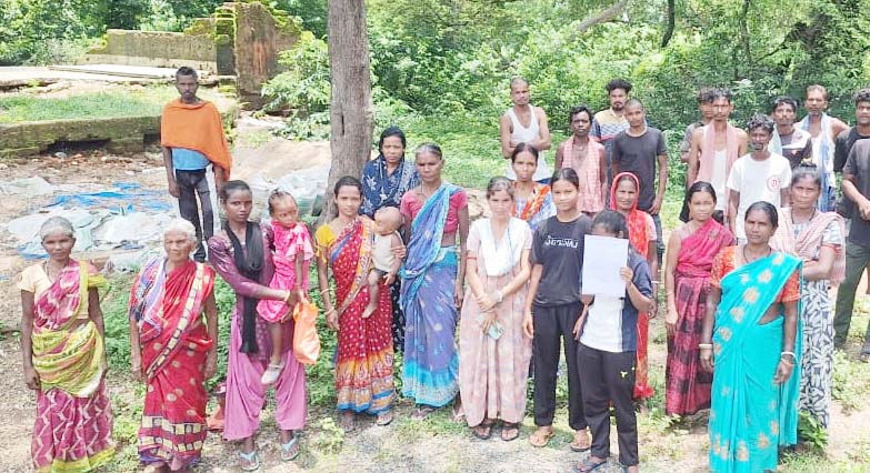 चक्रधरपुर : नंदपुर गांव में दो माह से बिजली नहीं रहने को लेकर ग्रामीणों ने की बैठक, जताई नाराजगी