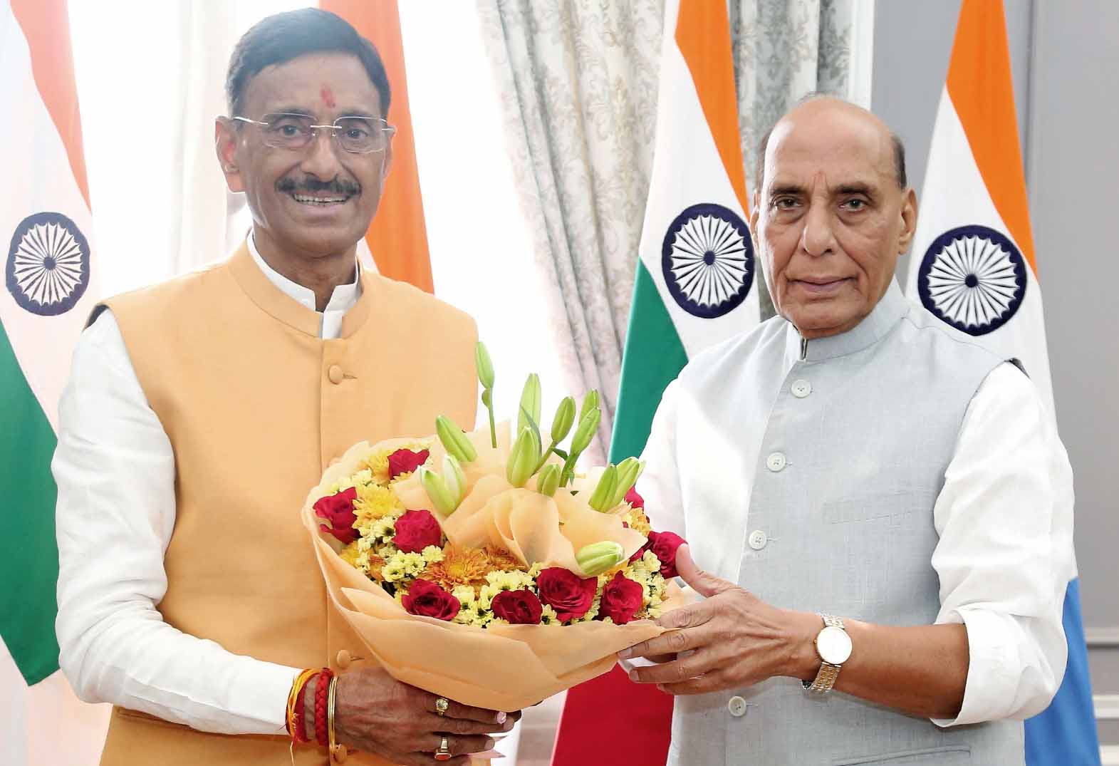 दिल्ली : रक्षा मंत्री राजनाथ सिंह से संजय सेठ ने की मुलाकात