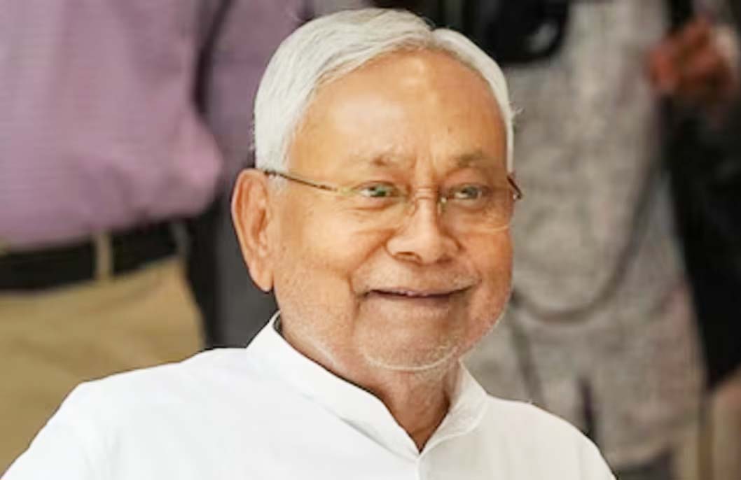 बिहार : हिंदी भाषा के क्षेत्र में उत्कृष्ट कार्य करने वालों को CM ने किया सम्मानित