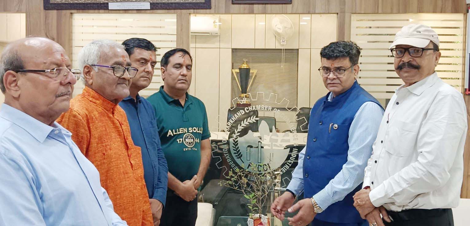 चैम्बर ने तुलसी का पौधा लगाकर स्वच्छता व हरियाली का दिया संदेश