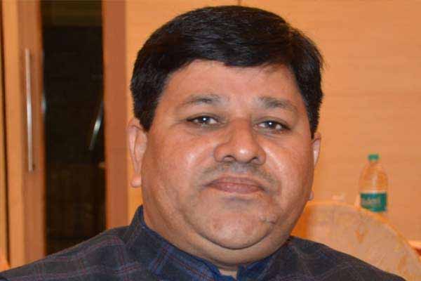 आउटसोर्स कर्मियों की चेतावनी, मांगें पूरी नहीं हुई तो करेंगे ब्लैकआउट आंदोलन