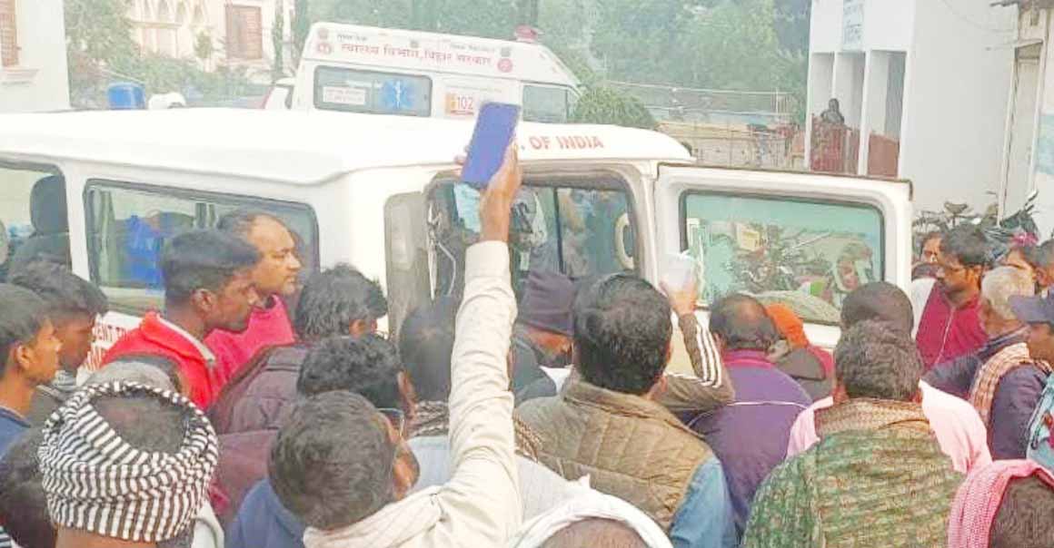 समस्तीपुर : कृषि विवि में सफाई के दौरान एसिड बोतल फटने से 4 मजदूर झुलसे