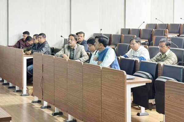 रांची नगर निगम प्रशासक ने विकास योजनाओं को लेकर की अधिकारियों संग बैठक