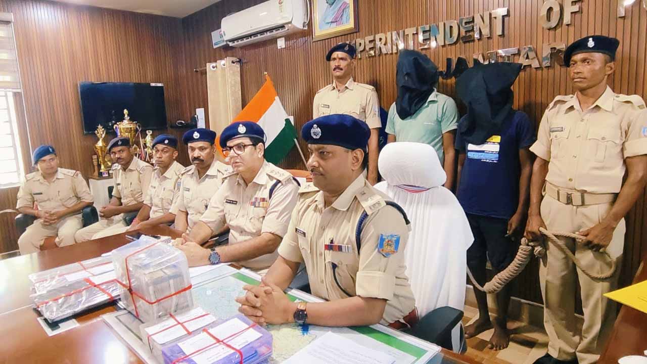 जामताड़ा : पुलिस ने दो साइबर अपराधियों को किया गिरफ्तार, 9.91 लाख कैश बरामद