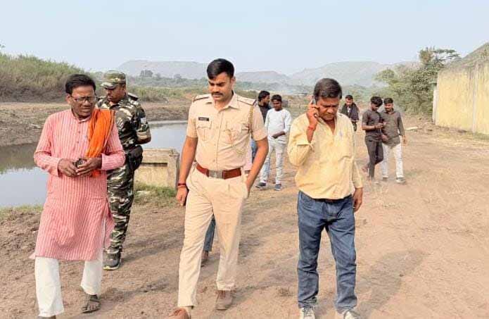 छठ को लेकर धनबाद पुलिस अलर्ट, सभी घाटों पर सुरक्षा इंतजामों की हुई समीक्षा