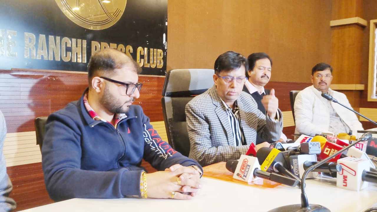 लीकर बार में किन्नर विवाद पर मालिक की सफाई, कहा- कोई गलत काम नहीं किया, लाइसेंस जल्द बहाल हो