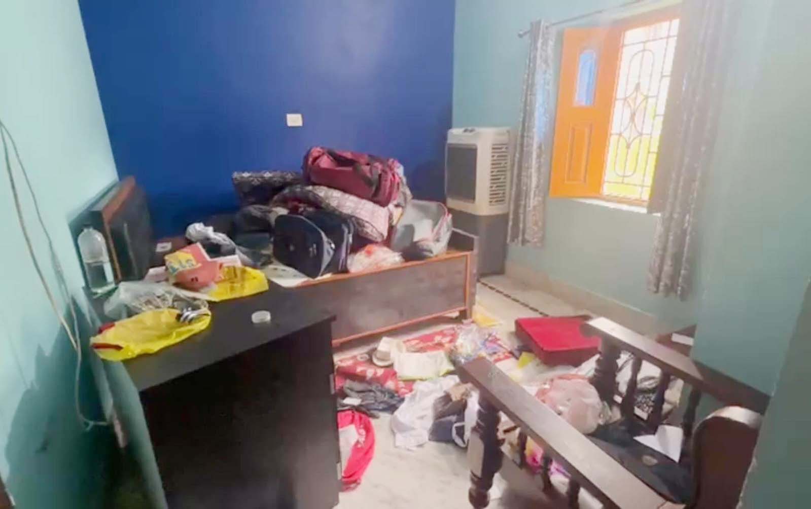 धनबाद : सीसीएल कर्मी के घर नकाबपोशों ने बोला धावा, परिवार को बंधक बनाकर लाखों की लूट