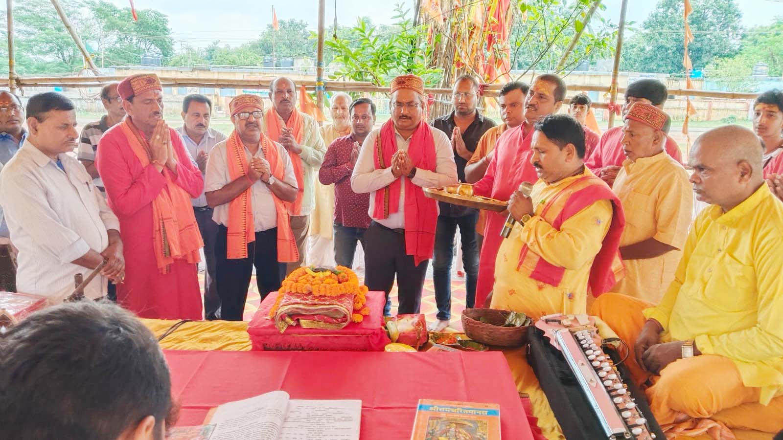 रामगढ़ : पठवा हनुमान मंदिर में 24 घंटे का अखंड रामचरितमानस संगीतमय पाठ शुरू