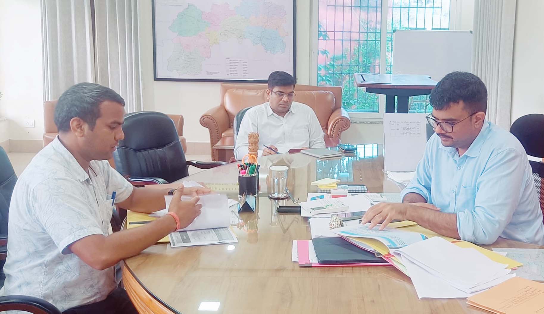 लातेहार : खेल और पर्यटन विभाग की समीक्षा की गई