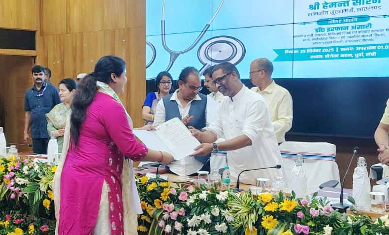 160 चिकित्सकों को मिला नियुक्ति पत्र, CM ने कहा- धरती के भगवानों की नियुक्ति हो रही है