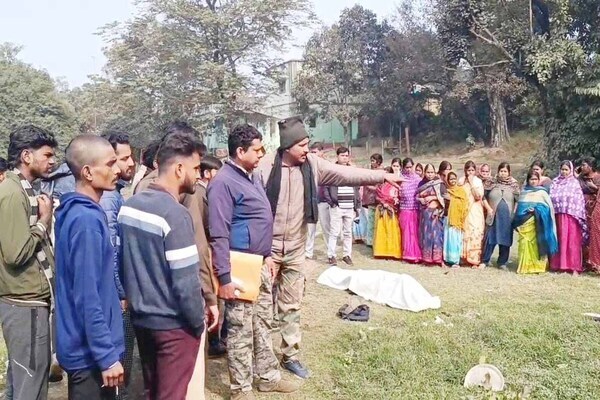 धनबाद : डुमरी में संदिग्ध अवस्था में मिला युवक का शव, हत्या की आशंका