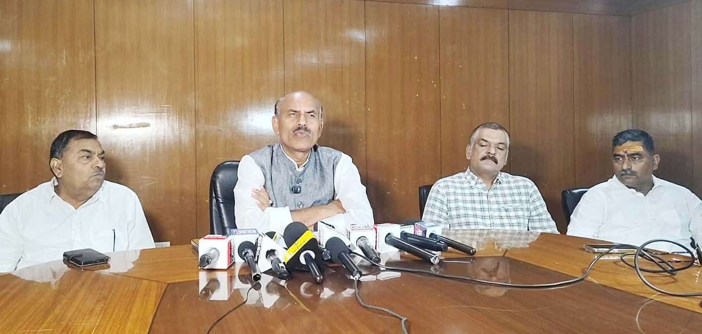 मजदूरों का शोषण रोकने के लिए इंटक को एकजुट करने की आवश्यकता : त्रिपाठी