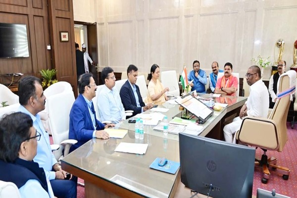 CM ने केंद्रीय कोयला राज्यमंत्री से कहा- खनन कार्य पूरा हो जाने पर जमीन रैयत को करें वापस
