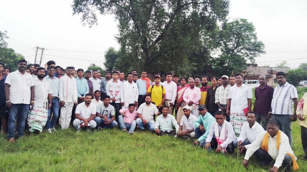 कुड़मियों की ST मांग के खिलाफ आदिवासियों की महारैली व आपात बैठक