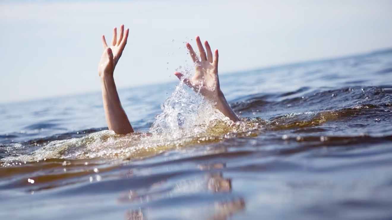 पूर्णिया : पानी से भरे गड्ढे में डूबने से 3 बहनों की मौत, पसरा मातम