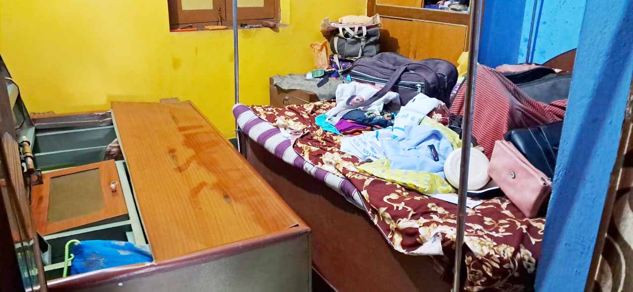 रामगढ़ : सोंढ़ गांव में पेट्रोल पंप मैनेजर के घर से लाखों के जेवरात व नगदी की चोरी