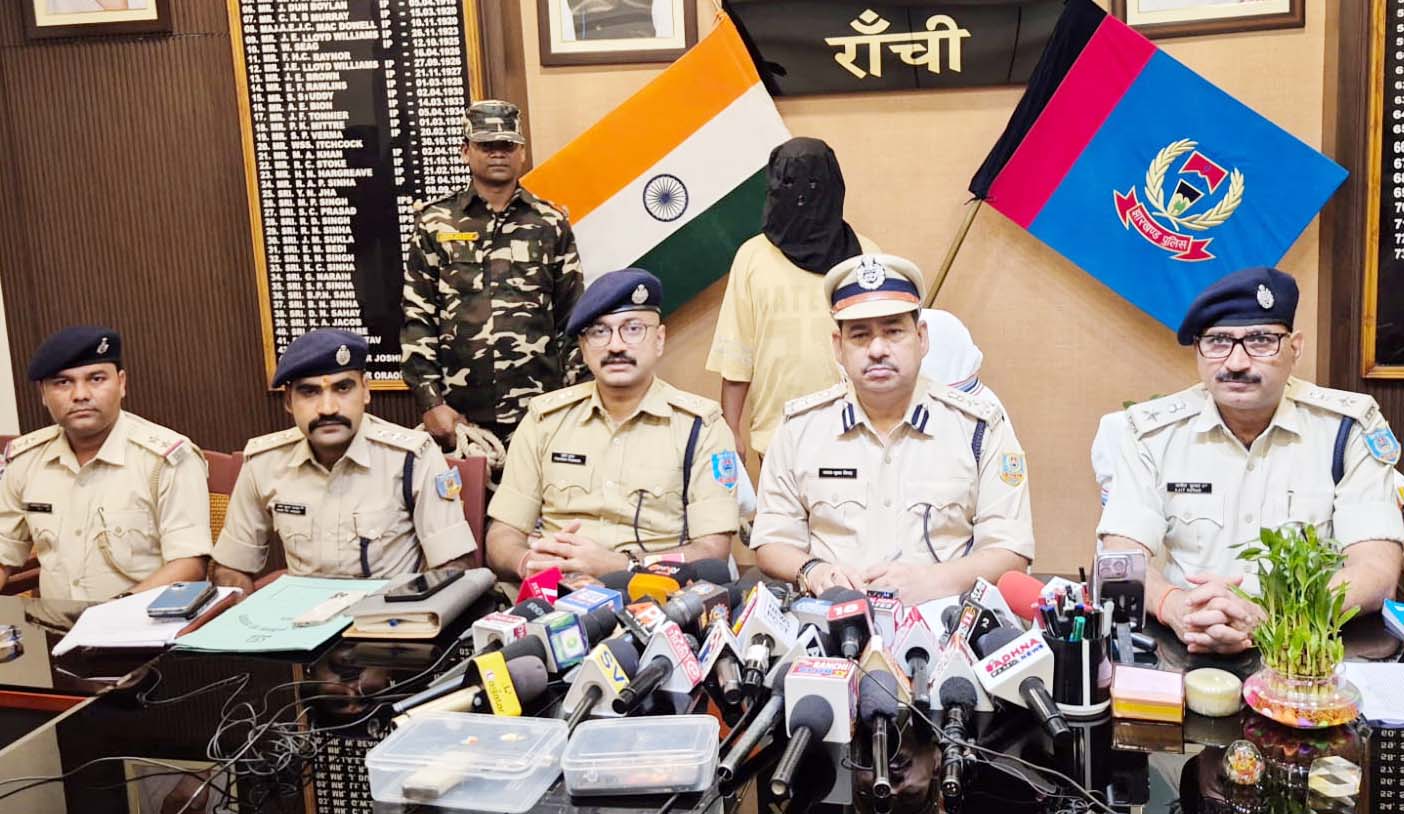 रांची पुलिस ने अवैध हथियार के साथ अपराधी पवन नाग को किया गिरफ्तार