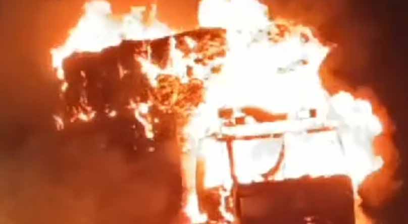 समस्तीपुर: हाई टेंशन तार की चपेट में आने से ट्रक में लगी आग, चालक की मौत