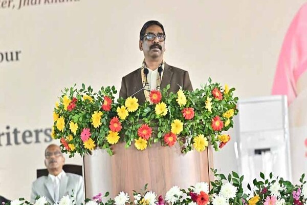 ओल चिकी लिपि से संथाली भाषा की पढ़ाई सुनिश्चित करने के लिए सरकार वचनबद्धः सीएम