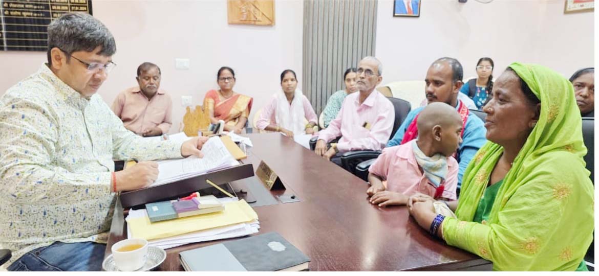 जनता दरबार : बेटे की मौत पर मां को मिला 4 लाख का मुआवजा