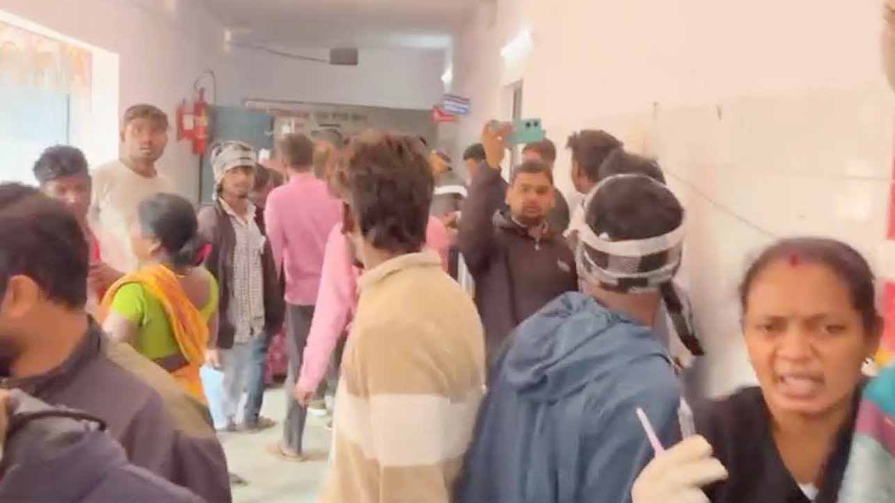 साहिबगंज: टेंपो व टैंकर की टक्कर में 3 की मौत, स्वास्थ्य मंत्री ने दिए बेहतर इलाज के निर्देश