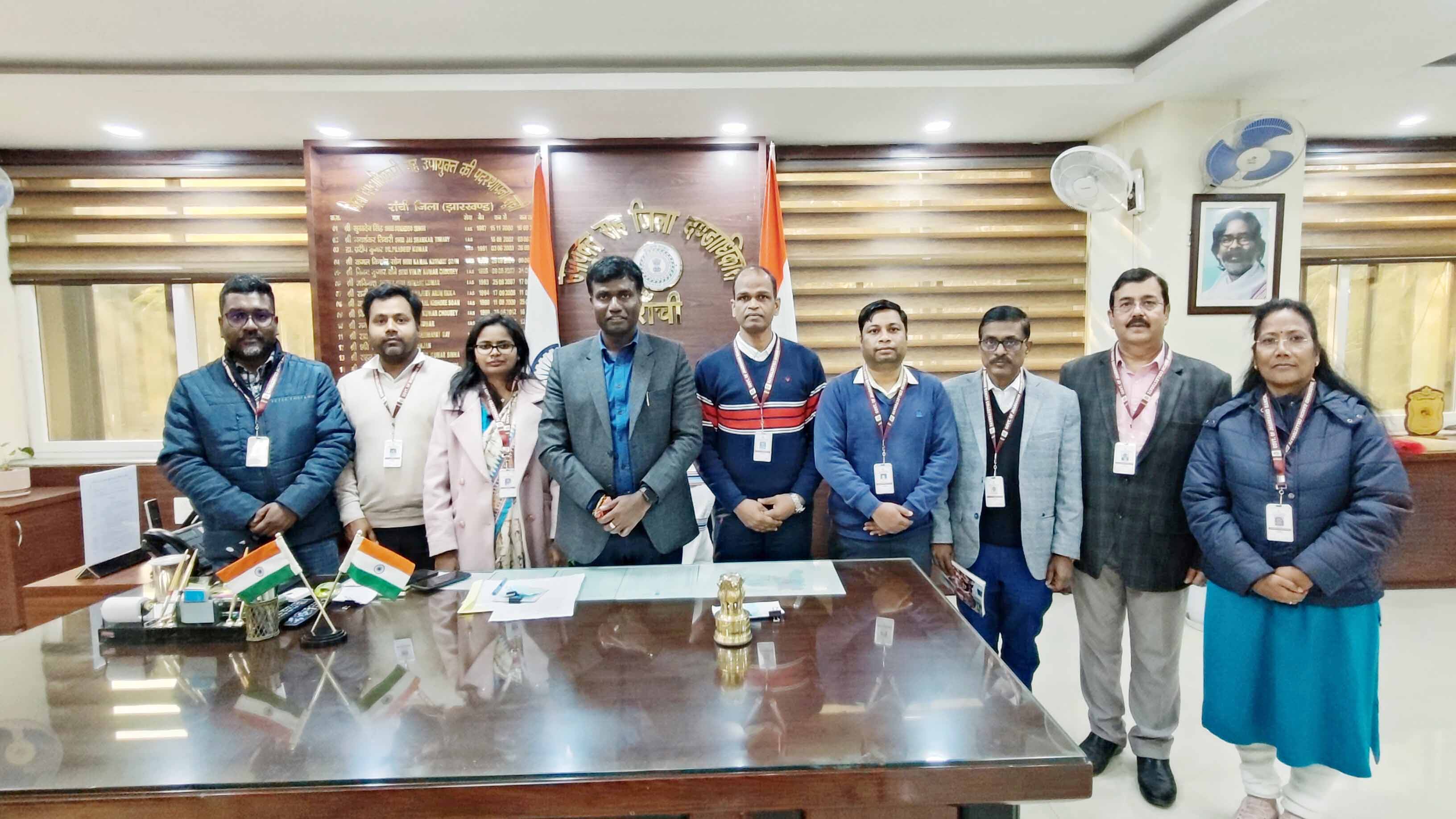 रांची डीसी ने 8 BDO को दिए आईकार्ड, जनता की समस्या जल्द सुलझाने के निर्देश
