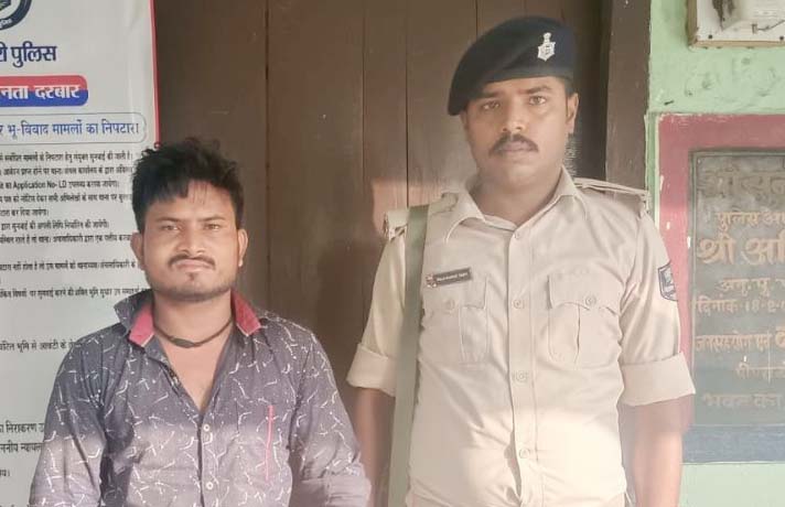 मोतिहारी : पत्नी के अवैध संबंध से नाराज पति ने कुल्हाड़ी से काटकर उतारा मौत के घाट