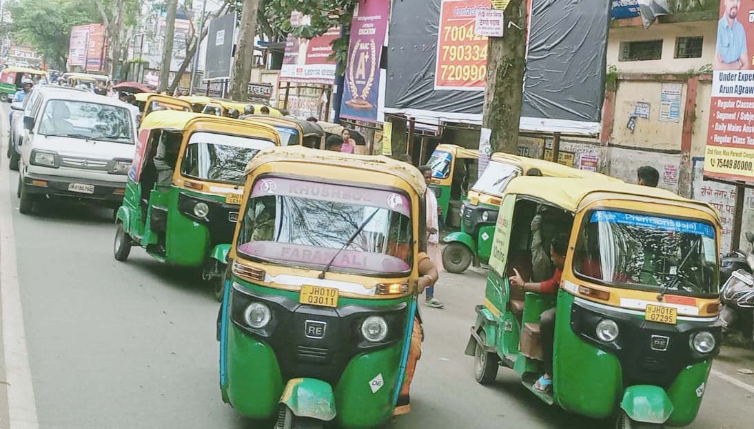 रांची की सड़कों पर 12 हजार ऑटो, पड़ाव सिर्फ तीन, बढ़ी जाम की समस्या