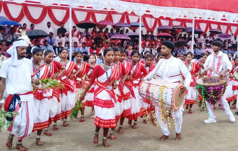 भादो एकादशी पर DSPMU में मना करम उत्सव, झूमे विद्यार्थी