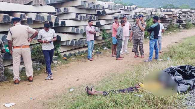 लातेहार: ट्रेन की चपेट में आने से युवक की मौत