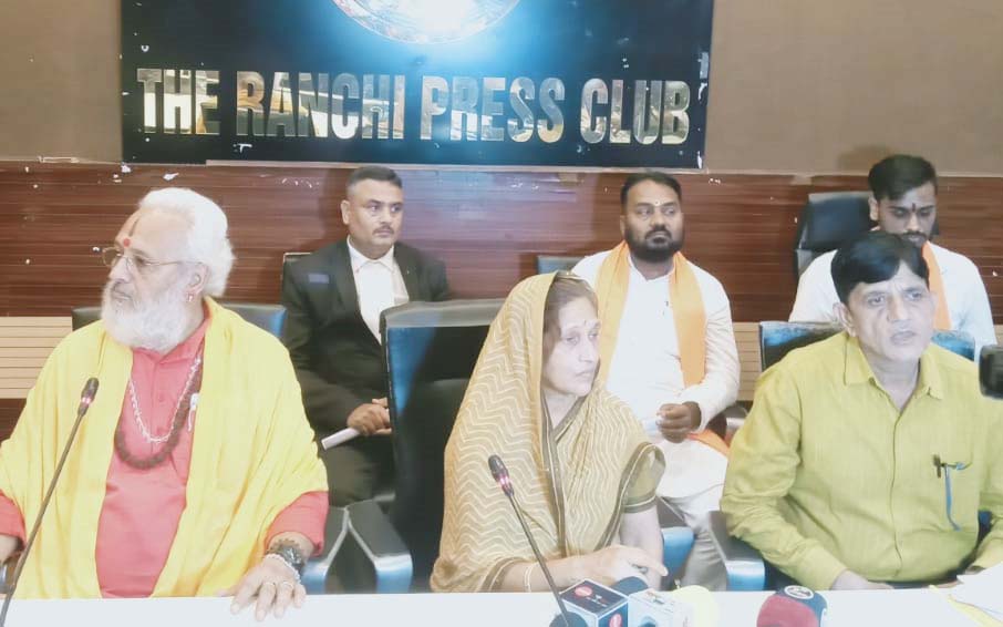 भैरव सिंह की गिरफ्तारी पर आक्रोश, सीबीआई जांच की मांग