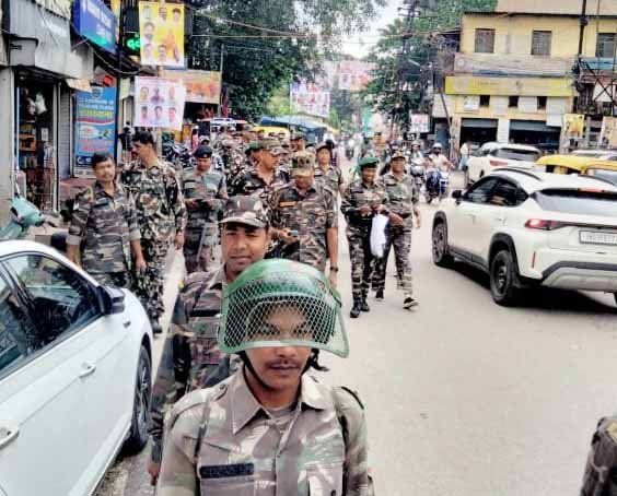 मूर्ति विसर्जन: सुरक्षा व्यवस्था चाक-चौबंद, रांची पुलिस ने निकाला फ्लैग मार्च