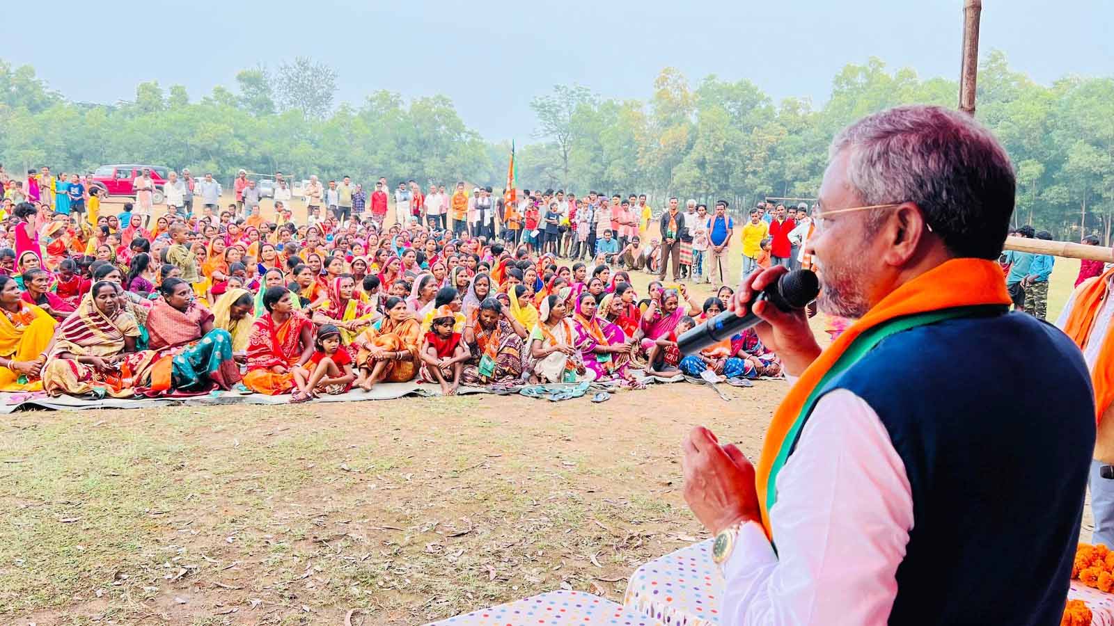 झामुमो की आदिवासी विरोधी नीतियों से नाराज घाटशिला की जनता परिवर्तन के मूड में : बाबूलाल