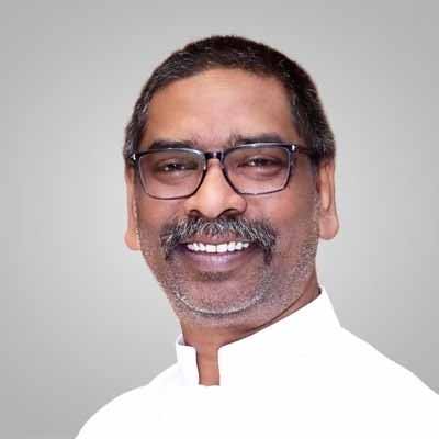 पांच दिवसीय दिल्ली दौरे के बाद सीएम हेमंत सोरेन पहुंचे रांची