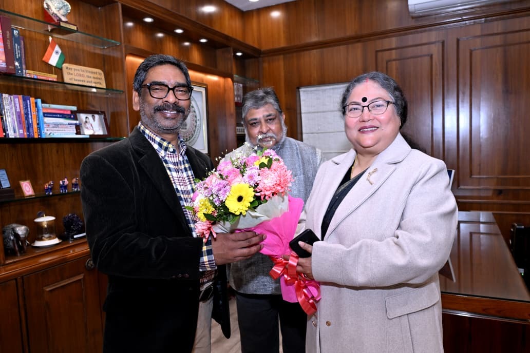 सीएम से मिली जेपीएससी की सदस्य, नव वर्ष की दी बधाई