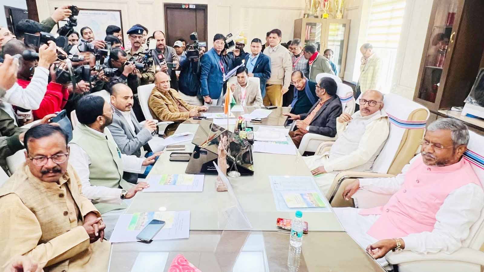 पांच दिसंबर से विधानसभा के शीतकालीन सत्र का आगाज, स्पीकर ने की सर्वदलीय बैठक